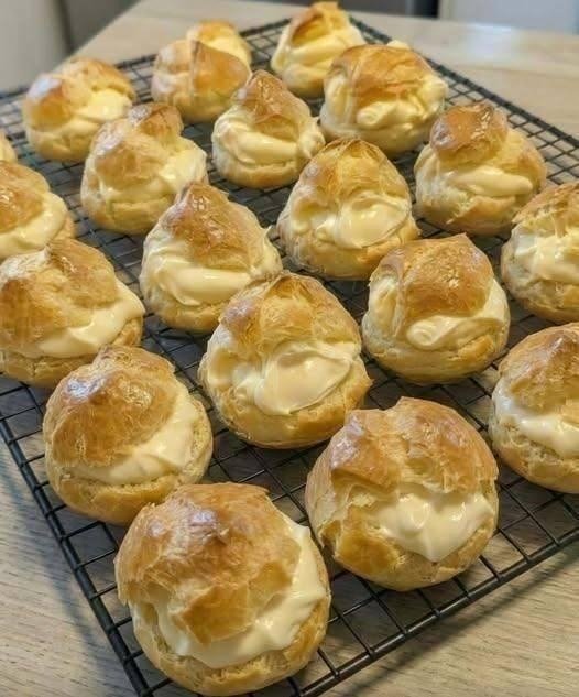Cream-Filled Cream Puffs